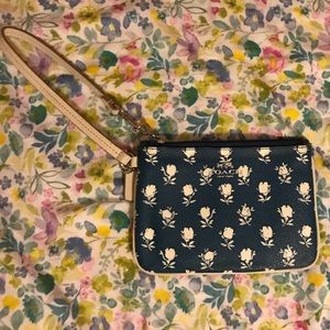 Coach White Rose Wristlet